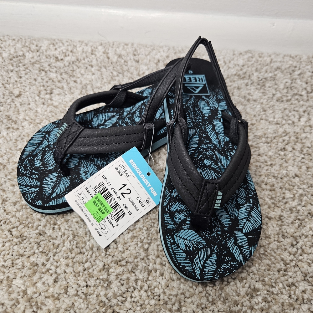 Reef Kids Black and Teal Leaf Sandals